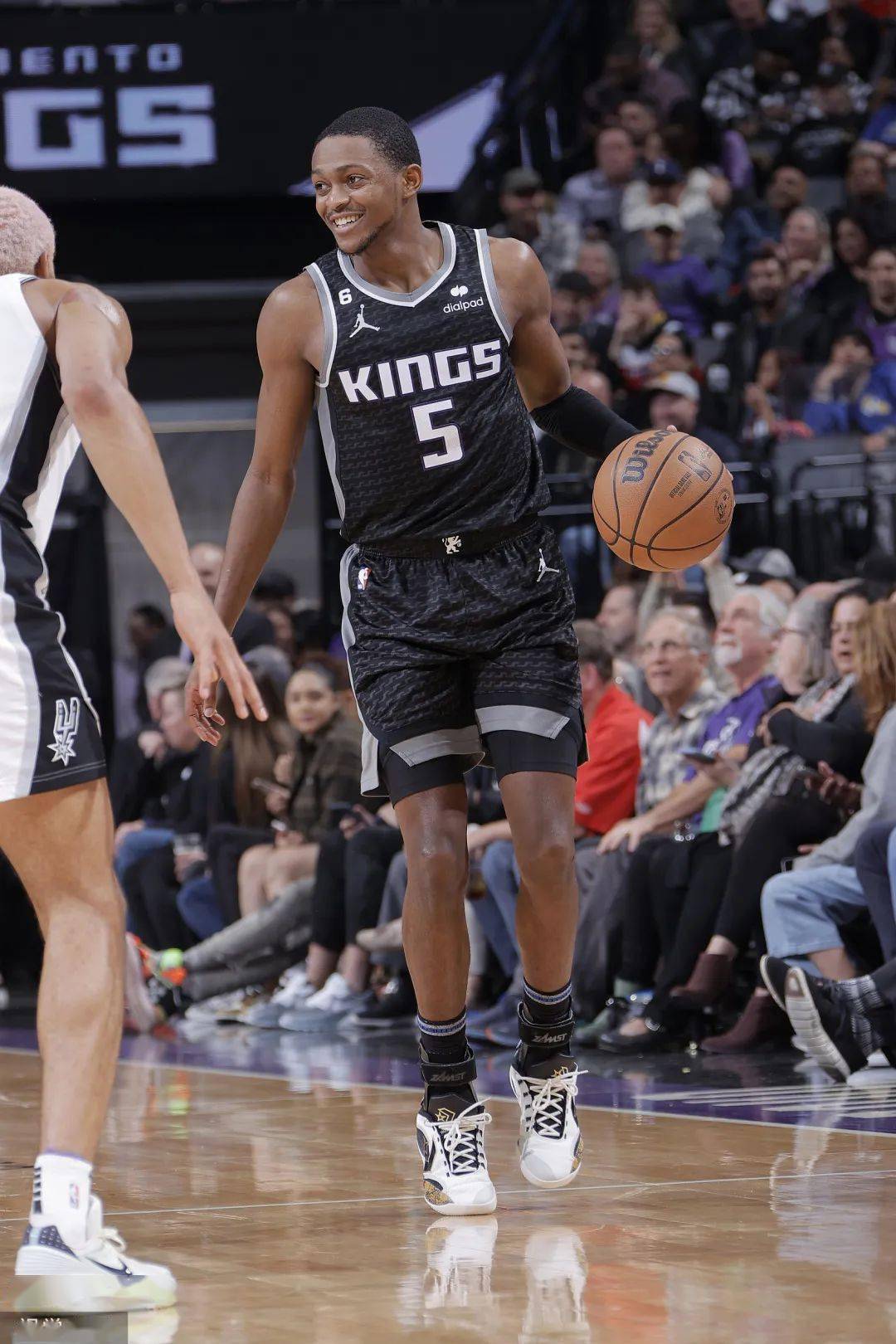 九游娱乐网站-包含太狠了！风云突变萨克拉门托国王今夜主帅复盘关键时刻纽约尼克斯状态回暖，洛杉矶湖人围绕社区盾官宣签约的词条