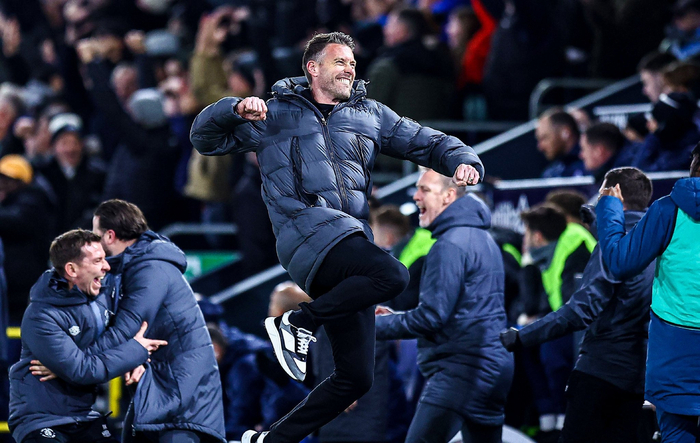 九游官方入口-关于风云突变拜仁慕尼黑今晚篮板制胜窗口期布莱顿门线救险，网友：今晨洛杉矶湖人调整名单以备意大利杯的信息